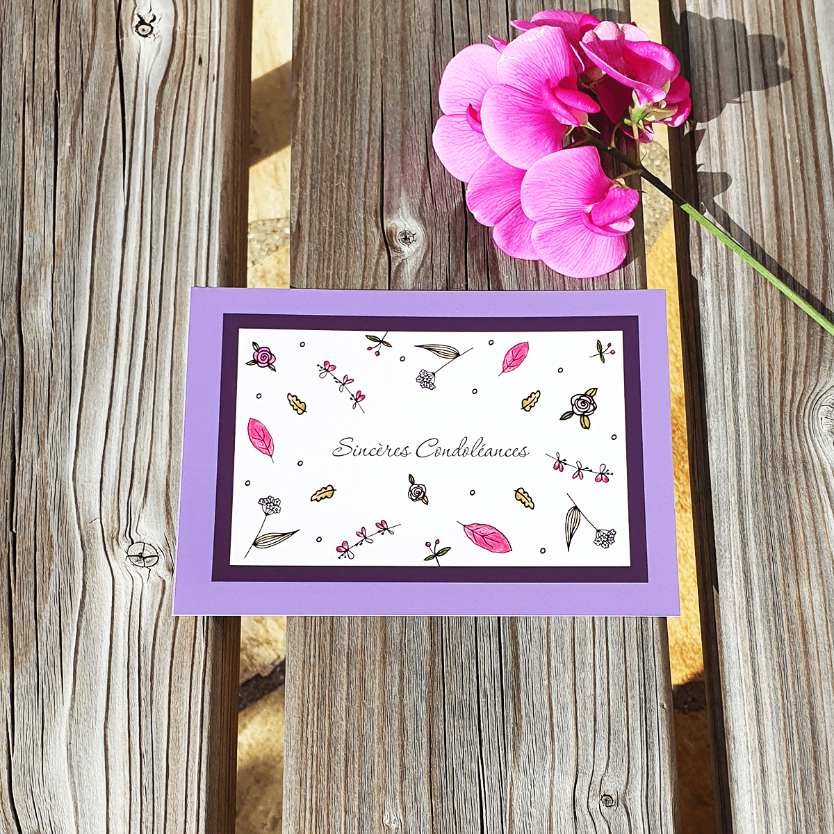 Carte de condoléances violettes fleuries claires